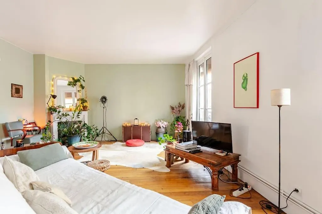 A Paradise Of Calm And Charm Paris Daire