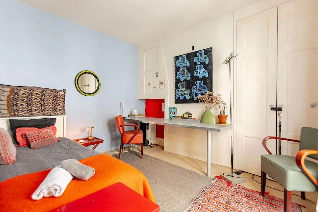 A Paradise Of Calm And Charm Paris Fransa